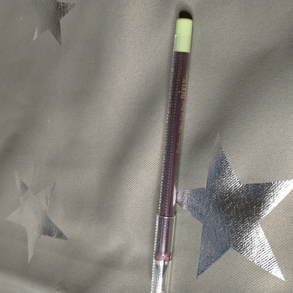 Pixi by Petra endless silky eye pen - deep plum